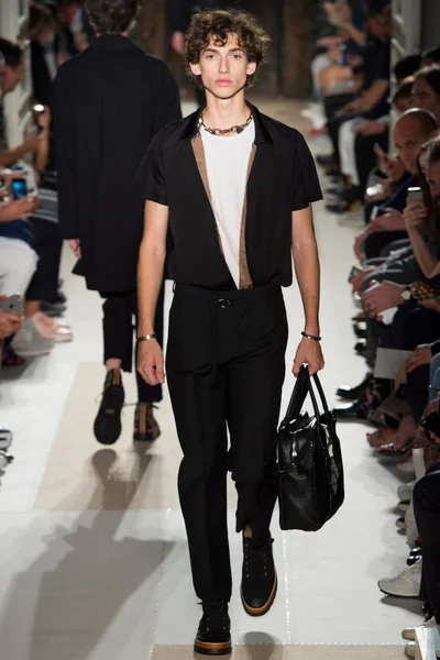 Look 44